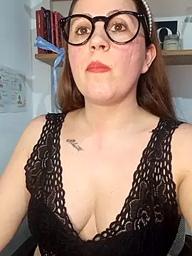 Snapshot of SofiEsteves chatting on 06-29-26, 06:18 SofiEsteves online show from 06-29-26, 06:18