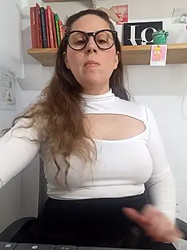 SofiEsteves online show from 05-01-26, 03:06