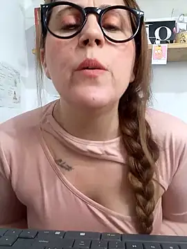 SofiEsteves online show from 04-08-26, 12:39