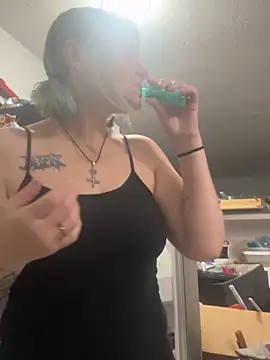 lindzybella online show from 04-11-26, 03:03