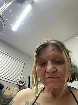 lindzybella online show from 05-10-26, 02:48