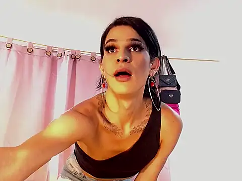 titania1502 online show from 12-16-25, 08:35