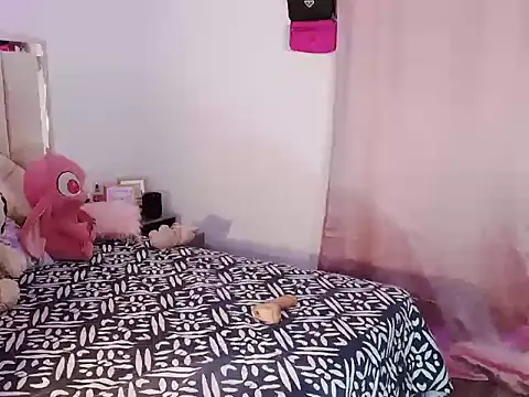 titania1502 online show from 12-17-25, 09:09