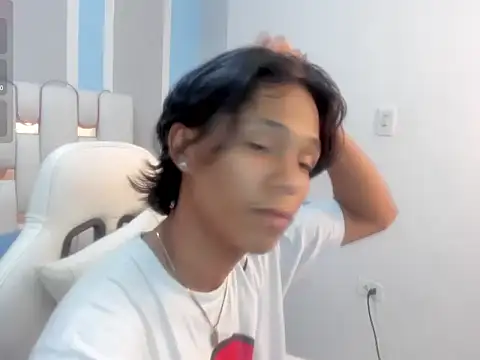 Snapshot of AndyKings_1 chatting on 01-13-26, 03:43 AndyKings 1 online show from 01-13-26, 03:43