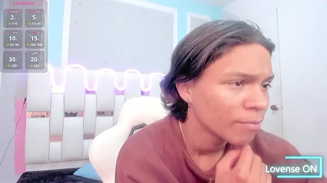 Snapshot of AndyKings_1 chatting on 01-08-26, 03:45 AndyKings 1 online show from 01-08-26, 03:45