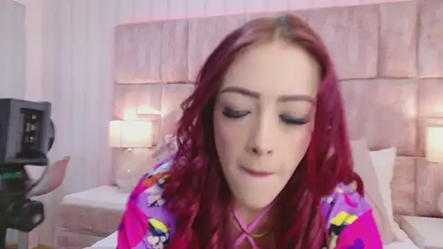 Snapshot of ScarlettFoox chatting on 01-09-26, 01:18 ScarlettFoox online show from 01-09-26, 01:18