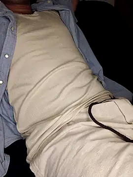 Snapshot of HotJXS chatting on 12-18-25, 01:11 HotJXS online show from 12-18-25, 01:11