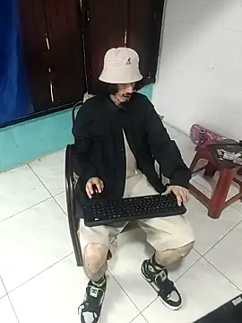 sk8-boy online show from 02-13-26, 01:00