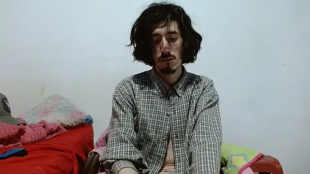 Snapshot of sk8-boy chatting on 07-11-26, 01:06 sk8-boy online show from 07-11-26, 01:06