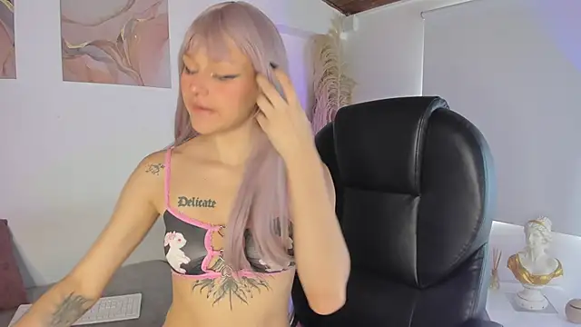 Snapshot of Amelie_Wine chatting on 02-09-26, 03:32 Amelie Wine online show from 02-09-26, 03:32