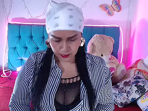 Snapshot of MarilynRoxy chatting on 01-12-26, 04:52 MarilynRoxy online show from 01-12-26, 04:52