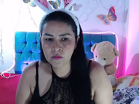 Snapshot of MarilynRoxy chatting on 01-10-26, 02:18 MarilynRoxy online show from 01-10-26, 02:18