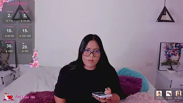 Briana Goldd online show from 05-03-26, 03:11