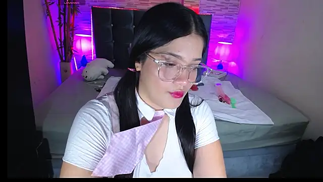 Snapshot of Valeri_hot22 chatting on 04-18-26, 09:15 Valeri hot22 online show from 04-18-26, 09:15