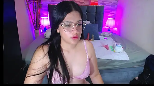 Snapshot of Valeri_hot22 chatting on 04-30-26, 10:36 Valeri hot22 online show from 04-30-26, 10:36