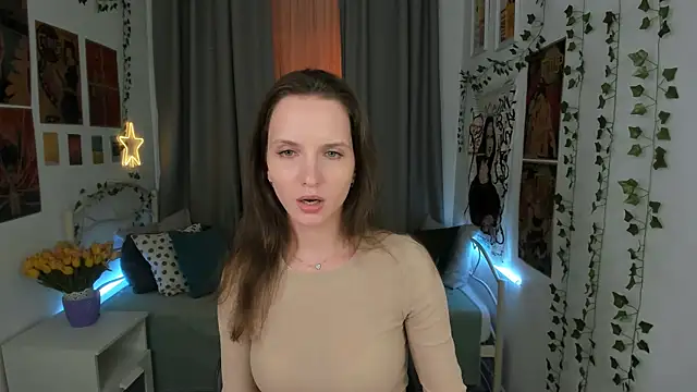 Snapshot of Ariadna_Shy chatting on 02-02-25, 02:06 Ariadna Shy online show from 02-02-25, 02:06