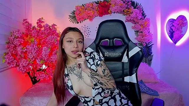 Nickie reed  online show from 05-27-26, 09:44