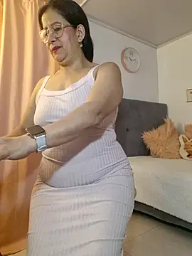 Snapshot of christy_ant chatting on 06-26-26, 10:59 christy ant online show from 06-26-26, 10:59
