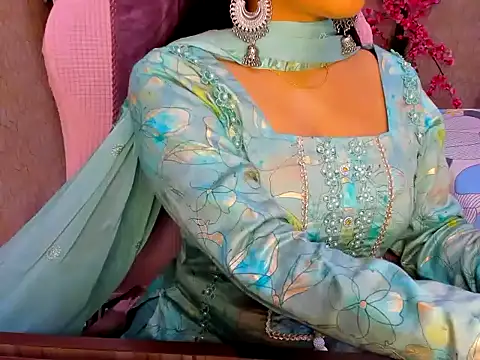 DimondGirl  online show from 04-02-26, 11:00