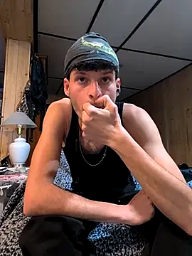 Snapshot of B8RHUNG chatting on 03-05-26, 02:08 B8RHUNG online show from 03-05-26, 02:08