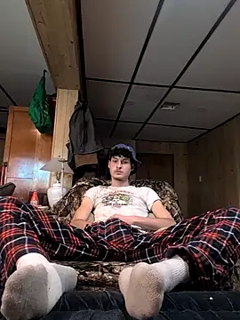 Snapshot of B8RHUNG chatting on 12-17-25, 07:52 B8RHUNG online show from 12-17-25, 07:52