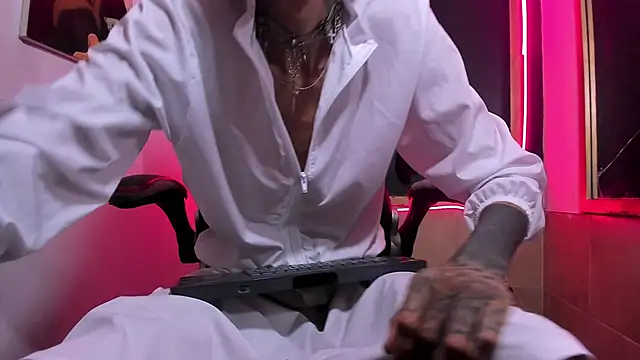 Snapshot of Daniel_Deluc77 chatting on 12-23-25, 03:50 Daniel Deluc77 online show from 12-23-25, 03:50