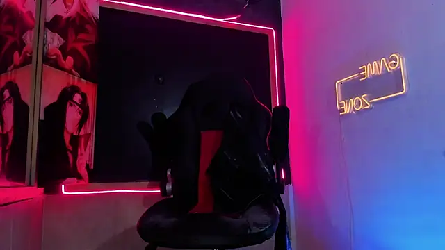 Snapshot of Daniel_Deluc77 chatting on 01-11-26, 03:13 Daniel Deluc77 online show from 01-11-26, 03:13