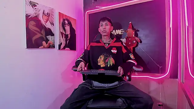 Snapshot of Daniel_Deluc77 chatting on 12-22-25, 02:44 Daniel Deluc77 online show from 12-22-25, 02:44