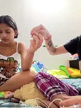 Snapshot of Mei_and_Gaby chatting on 02-14-26, 01:39 Mei and Gaby online show from 02-14-26, 01:39