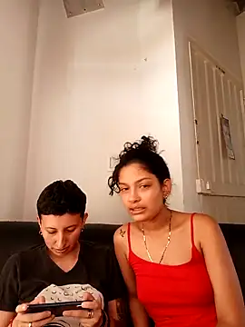 Snapshot of Mei_and_Gaby chatting on 01-31-26, 07:12 Mei and Gaby online show from 01-31-26, 07:12