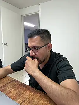AdrianGarcia89 online show from 05-19-26, 01:10