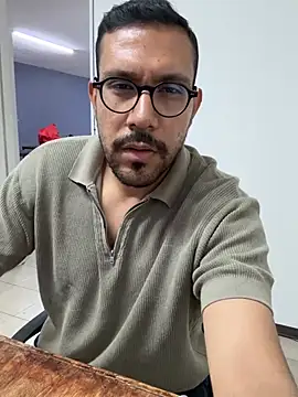 Snapshot of AdrianGarcia89 chatting on 07-07-26, 01:30 AdrianGarcia89 online show from 07-07-26, 01:30