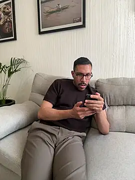 AdrianGarcia89 online show from 04-18-26, 07:07