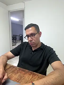 Snapshot of AdrianGarcia89 chatting on 06-12-26, 01:14 AdrianGarcia89 online show from 06-12-26, 01:14