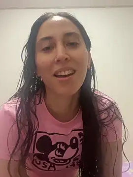 Snapshot of LatinDoll8 chatting on 06-10-26, 01:29 LatinDoll8 online show from 06-10-26, 01:29