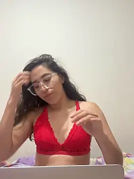Snapshot of LatinDoll8 chatting on 05-21-26, 10:29 LatinDoll8 online show from 05-21-26, 10:29