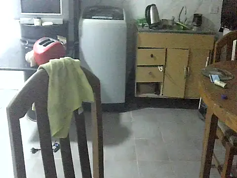 Snapshot of Franalbera chatting on 12-18-25, 03:55 Franalbera online show from 12-18-25, 03:55