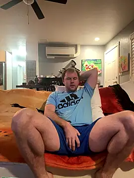 Snapshot of Studmuffin4you chatting on 01-14-26, 04:49 Studmuffin4you online show from 01-14-26, 04:49
