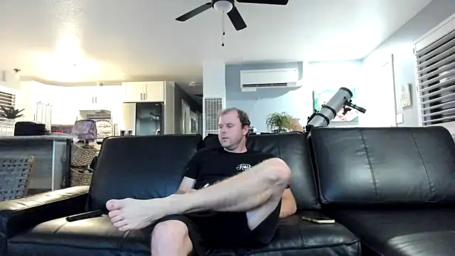 Snapshot of Studmuffin4you chatting on 08-02-26, 04:44 Studmuffin4you online show from 08-02-26, 04:44