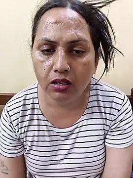 Hotmylips online show from 04-20-26, 01:45
