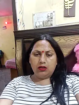 Hotmylips online show from 04-15-26, 03:05