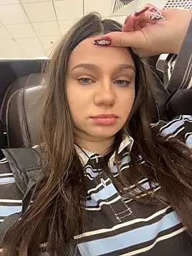 Niki Hug online show from 01-10-26, 06:20