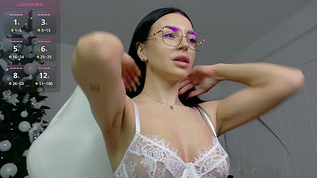 Snapshot of Lady_charm__ chatting on 12-22-25, 09:31 Lady charm online show from 12-22-25, 09:31