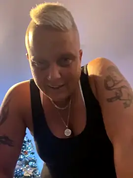 Bendoverbetty3 online show from 12-21-25, 09:48