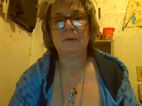 Snapshot of becky1111 chatting on 07-06-26, 09:49 becky1111 online show from 07-06-26, 09:49