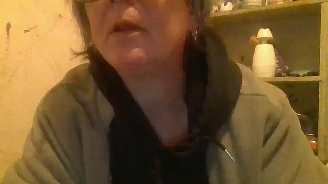 Snapshot of becky1111 chatting on 06-14-26, 08:37 becky1111 online show from 06-14-26, 08:37