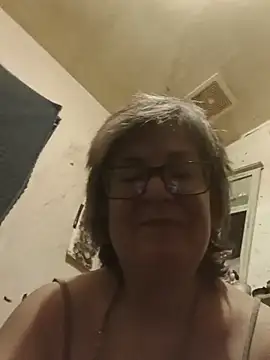 Snapshot of becky1111 chatting on 07-12-26, 06:25 becky1111 online show from 07-12-26, 06:25