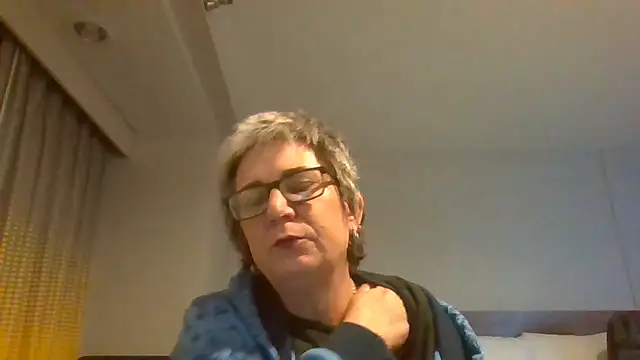Snapshot of becky1111 chatting on 04-15-26, 09:26 becky1111 online show from 04-15-26, 09:26