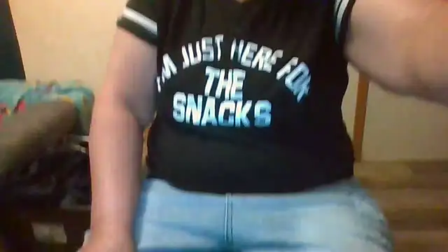 Snapshot of becky1111 chatting on 07-02-26, 02:45 becky1111 online show from 07-02-26, 02:45
