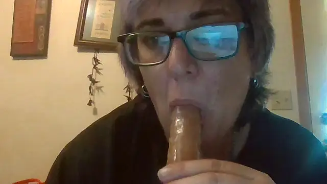 Snapshot of becky1111 chatting on 06-26-26, 11:54 becky1111 online show from 06-26-26, 11:54
